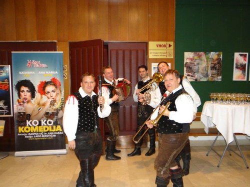 Okrogli muzikantje so pripravljeni za nastop